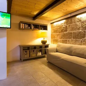 https://lucia-minerva-18.in-sardinia.net